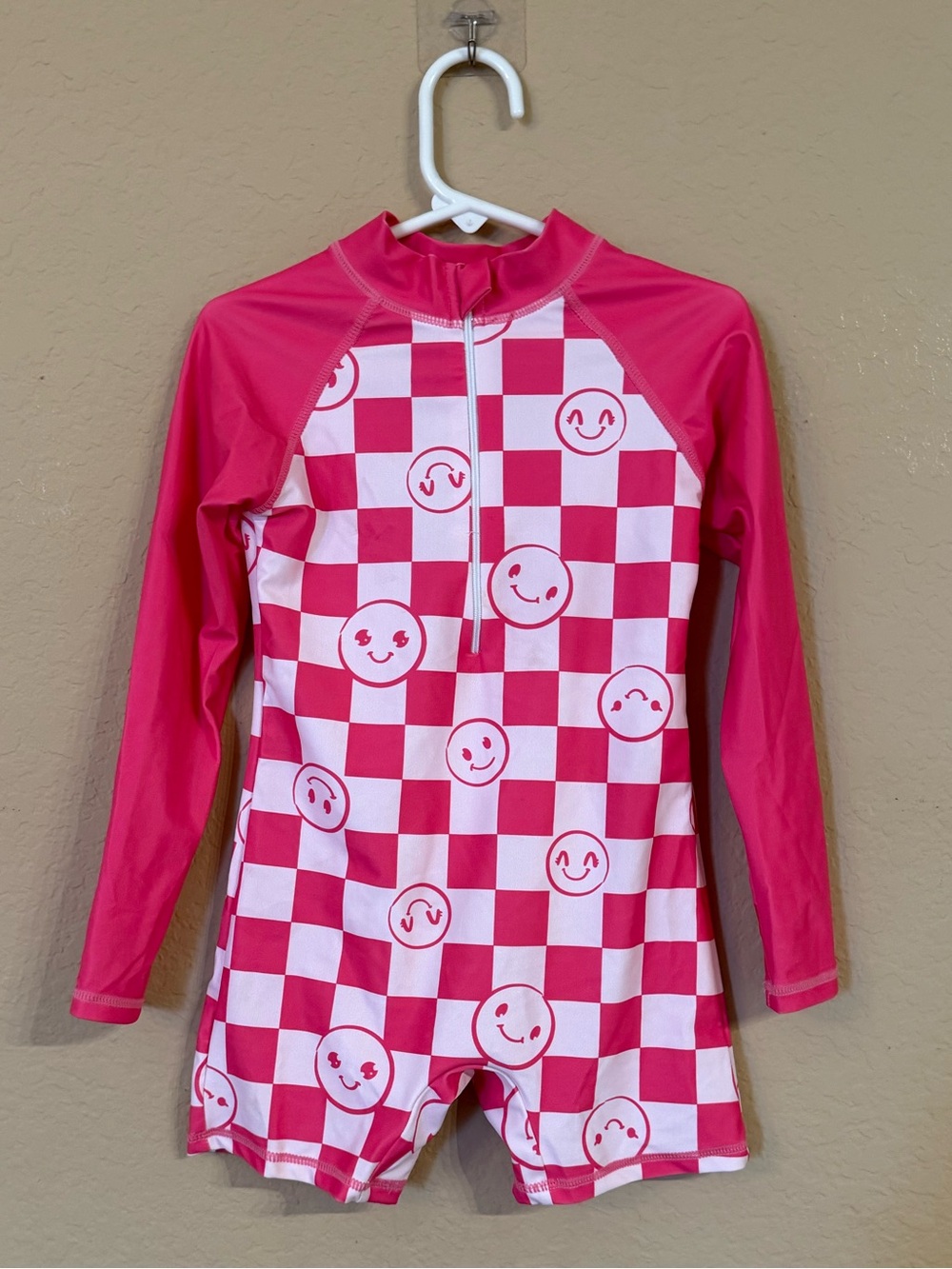 Girls Pink Checkerboard Smiley Long Sleeve Swimsuit NWT Size 5/6